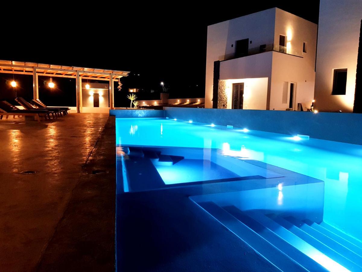 Mylithos Suites โมโนลิธอส ภายนอก รูปภาพ